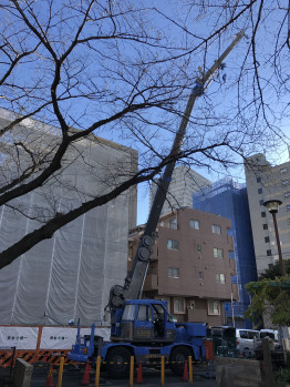 空調室外機搬入