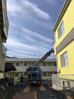 防水材の搬入・鉄板養生撤去