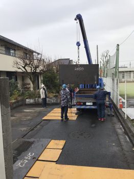 鉄骨材・カニクレーン搬入及び養生材施工撤去合図合判作業一式