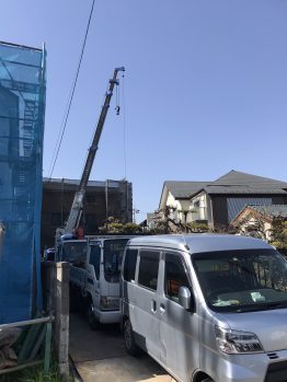 渡り廊下鉄骨建て方