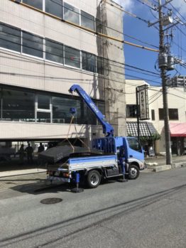 空調室外機揚重及び養生施工撤去一式