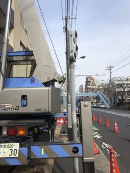 エコキュート揚重及び養生施工撤去一式