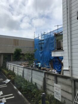 空調室外機揚重・ガラ出し