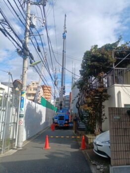 型枠材搬入