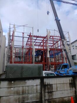 軽量鉄骨建て方