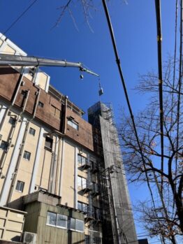 煙突補修作業及び養生鉄板養生作業