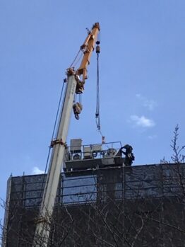 タワークレーン解体作業及び養生鉄板施工撤去作業