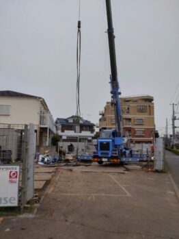 軽量鉄骨パネル建て方作業