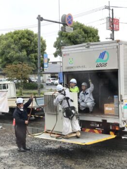 空調室外機揚重