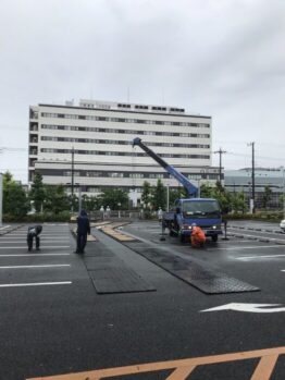 太陽光パネル揚重及び鉄板養生施工撤去作業