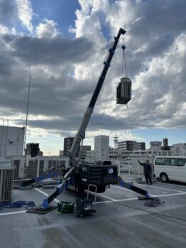 空調室外機揚重