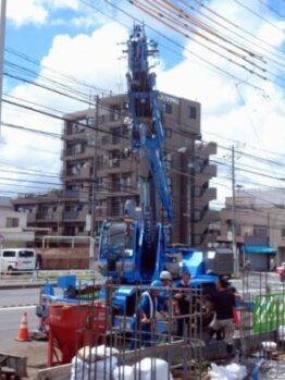 砕石・生コン搬入