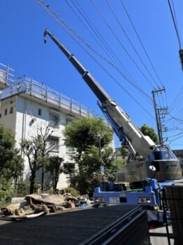 防水材搬入・ガラ出し作業及び養生施工作業