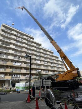 太陽光パネル揚重及び鉄板養生施工撤去作業