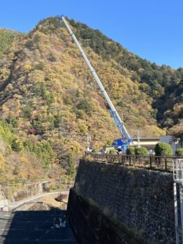 足場材搬入及び鉄板養生施工撤去作業