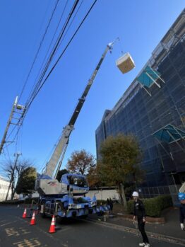 瓦撤去・防水材搬入・養生施工撤去作業