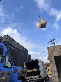 防水材搬入・ガラ出し作業・養生施工撤去作業