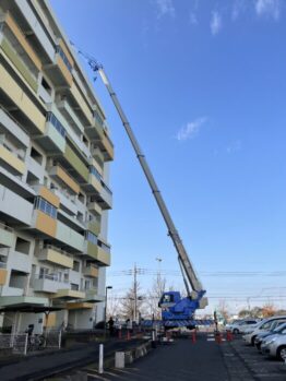 足場材搬入・鉄板養生施工撤去作業