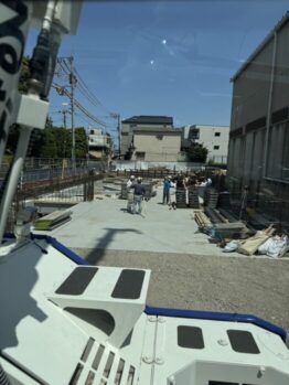 足場材・型枠材搬入