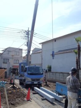 門扉柱取付作業