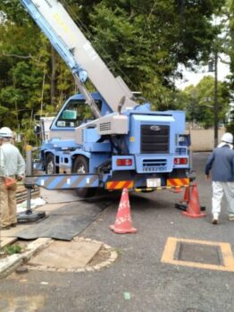 ミニユンボ搬入