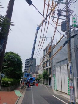 足場材搬入