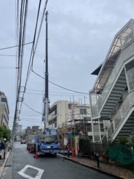 型枠材搬入