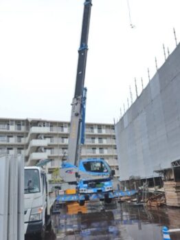 鉄筋材・型枠材搬入