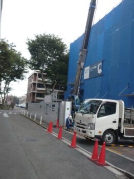 足場材搬入
