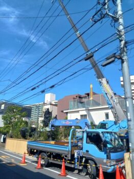 門柱設置作業及び鉄板養生施工作業