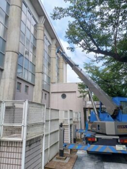貯水槽搬入搬出作業