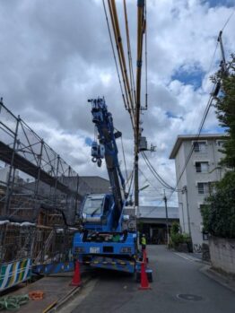 型枠材搬入