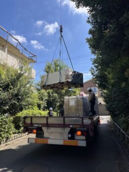 太陽光パネル搬入