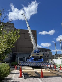 足場材搬入・鉄板養生施工撤去作業