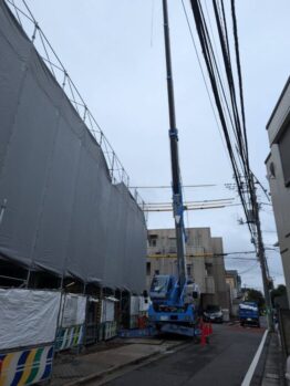 型枠材搬入
