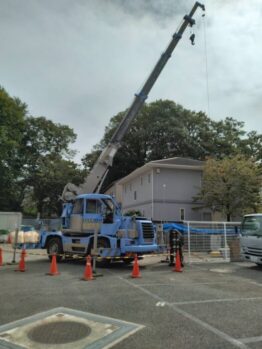 フェンス基礎設置作業