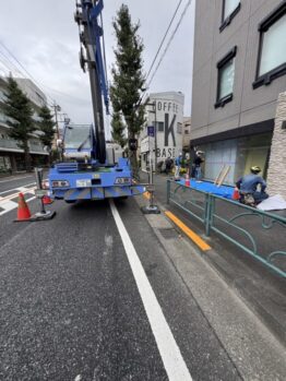 ガラス搬入