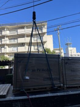太陽光パネル揚重及び養生施工撤去作業
