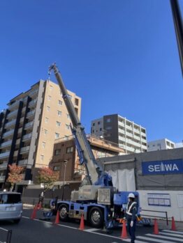 型枠材搬入作業