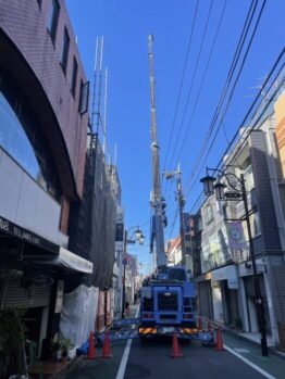 足場材搬入