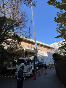 エスカレーター搬出作業