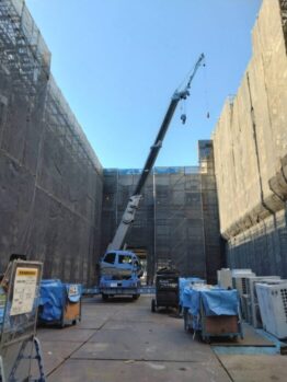空調室外機揚重