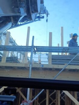 木造建て方及び鉄板養生施工