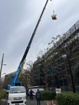 防水材搬入及び鉄板養生施工作業