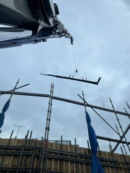 鉄筋材搬入