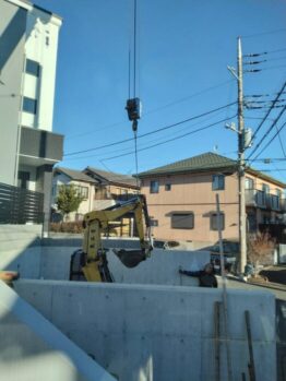 ユンボ搬入