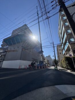 足場材搬入