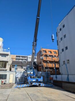 基礎資材搬入