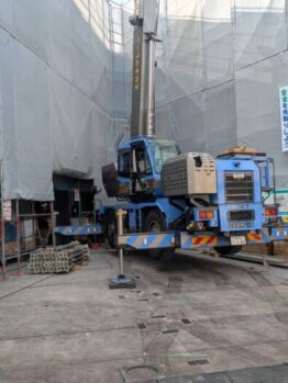 型枠材搬出作業