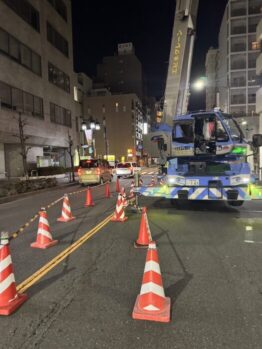 電材搬入